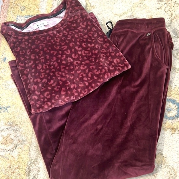 Nicole Miller, New York, Velour Comfort Wear, Excellent Condition, S